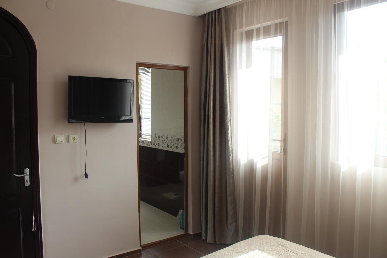 Deluxe Guest House Kvariati Exterior foto